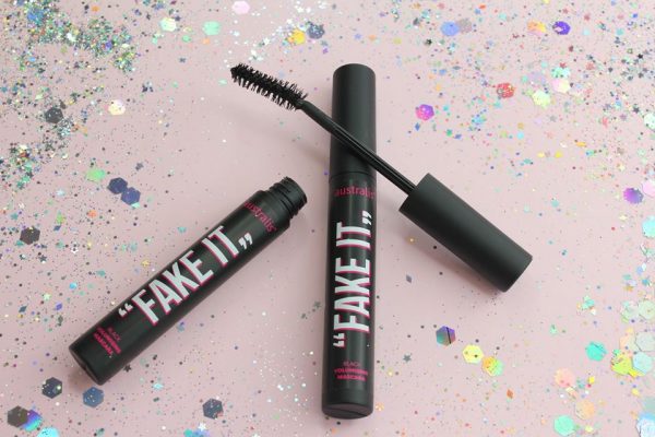 Mascara giàu dưỡng chất cho mi khỏe mạnh và đen bóng